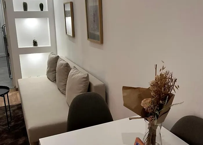 Apartment In 9 *